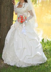 Свадебное платье, б. у. 1 раз, р. 44-46, ручная робота вышивки