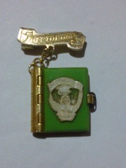 Значок - книжка (минифотоальбом)Фестивал ь УРСР 1957г