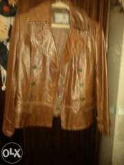 продам кожаную куртку б.у